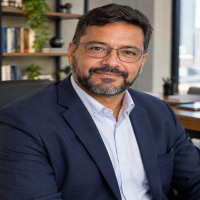 André Lobo